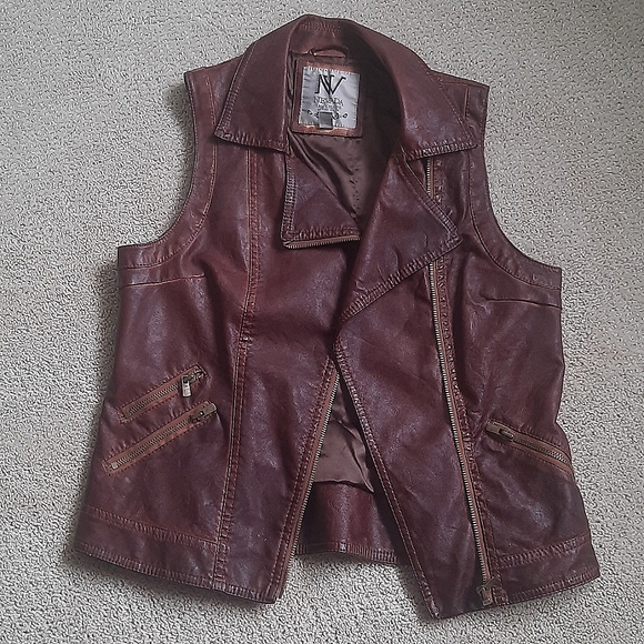Leather vest, size small - Picture 1 of 4